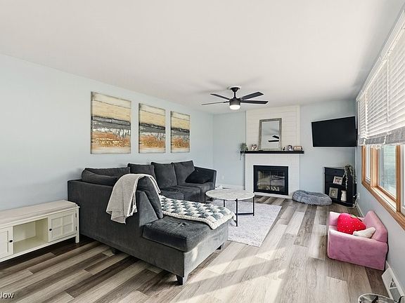 4th image of 294 Milton Dr