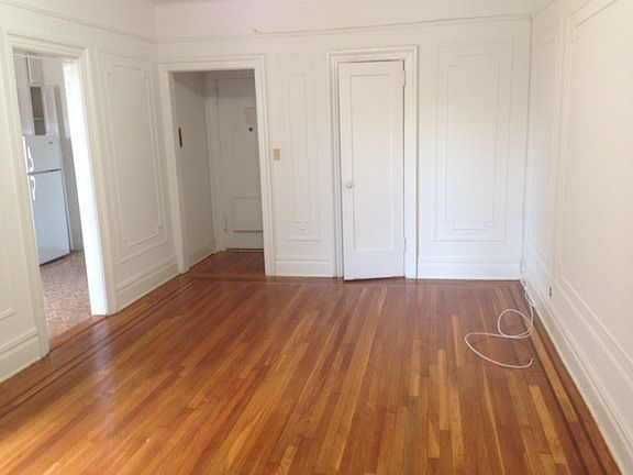 2nd image of 3018 30th Ave