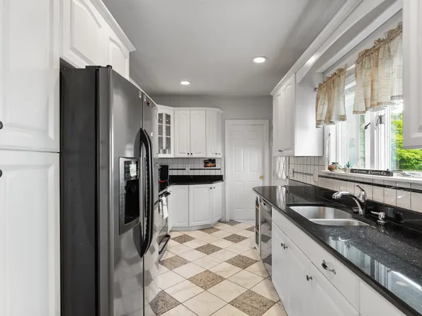 282 Boston Ave #1, Medford, MA 02155