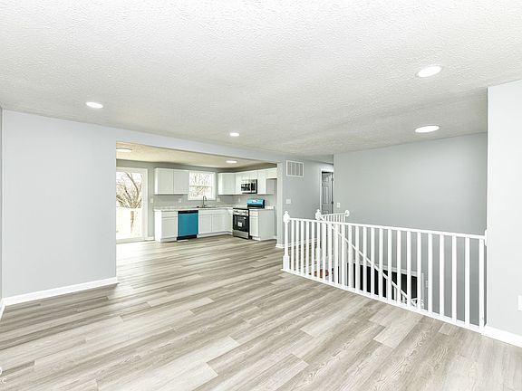 5th image of 3608 Tiffany Dr
