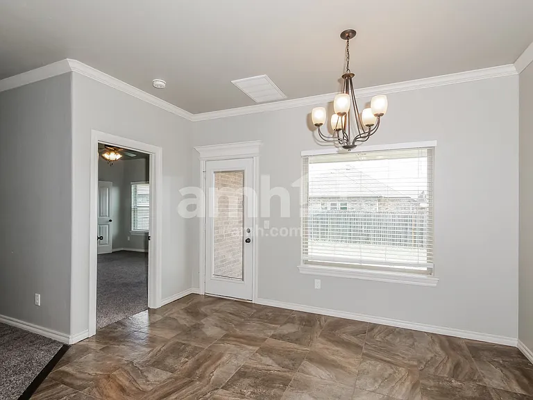 8009 NW 159th St — Photo 5