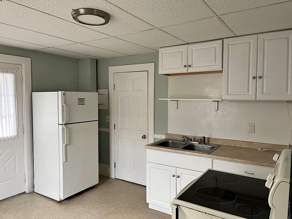 2nd image of 23-25 Brown St #101