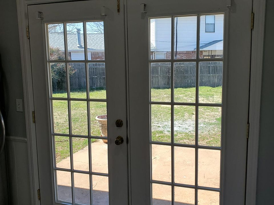 1st image of 2113 Marshall Dr