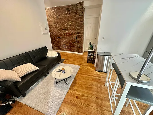Rented by J PRESTON AND ASSOCIATES INC | media 2
