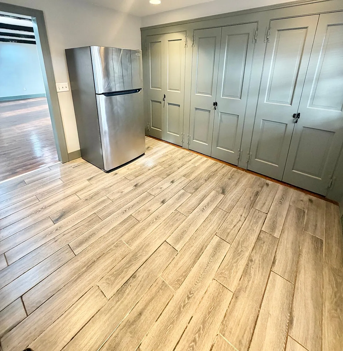 Building Photo - 2860 Whitney Ave #7