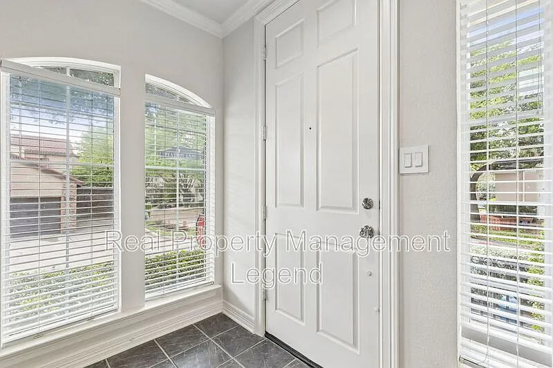 2 bed, 2.0 bath, 1422 sqft, $2,495 — Photo 3