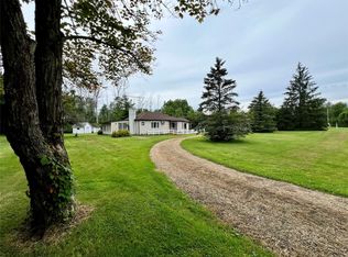 7673 E Lake Rd, Erie, PA 16511