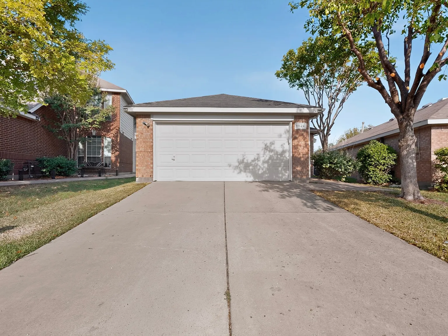 3 bed, 1408 sqft, $2,025 — Photo 2