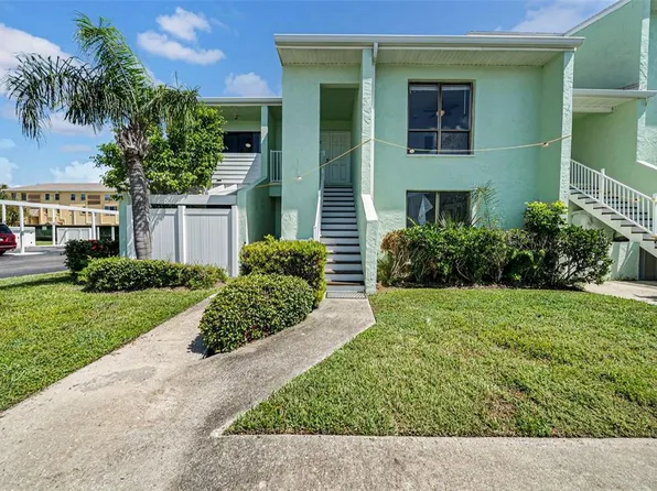 1 Windrush Blvd APT 30, Indian Rocks Beach, FL 33785