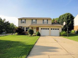 1162 Hickorylake Dr, Cincinnati, OH 45233