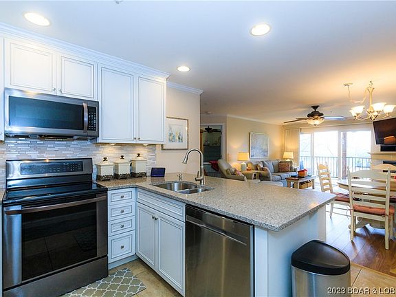 5th image of 72 Park Pool Dr #2A