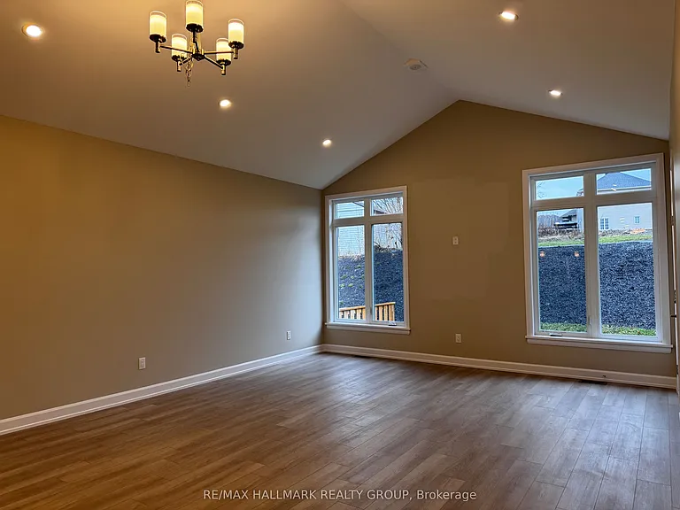 1485 Flanders Rd — Photo 11