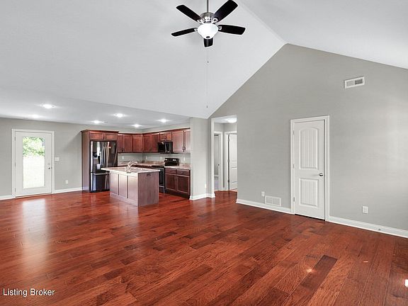 4th image of 104 Saddlebrook Dr