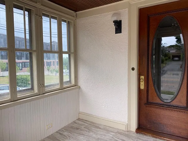 3 bed, 1.5 bath, 1648 sqft, $3,800 — Photo 2