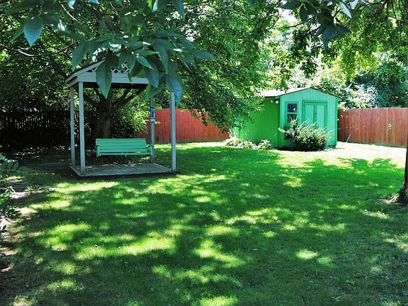 3rd image of 5817 Sundrops Ave
