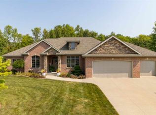 N8448 Muirfield Way, MENASHA, WI 54952