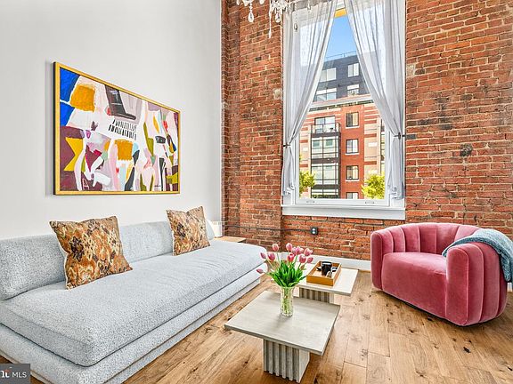 2nd image of 1401 R St NW APT 206