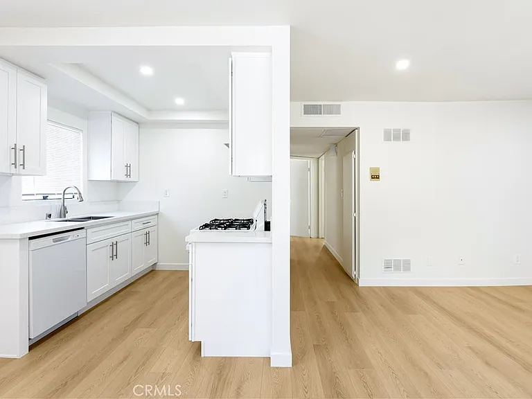 7750 Laurel Canyon Blvd #5 — Photo 5