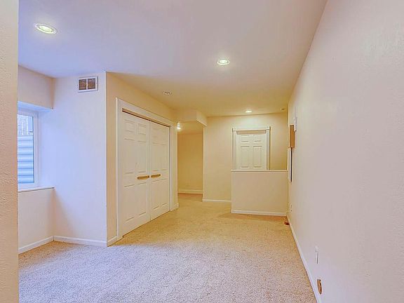 Basement with washer/dryer