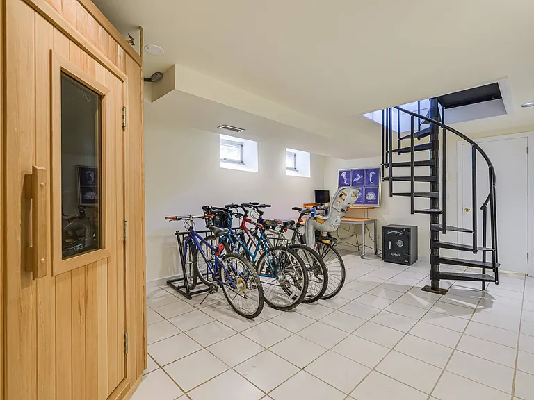 36 Corrigan St — Photo 24