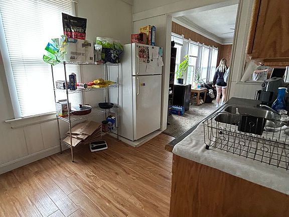 2nd image of 137 9th St S #139