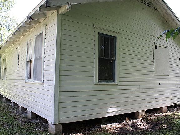 3rd image of 5528 Trout River Blvd