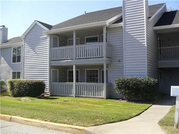 33 Crown Knoll Ct APT 69, Groton, CT 06340