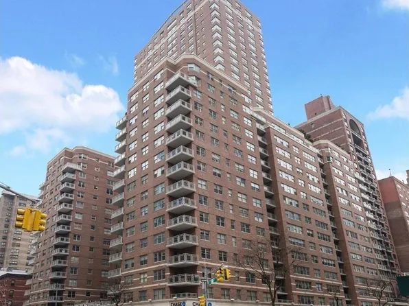 360 East 72nd Street image 15 of 22