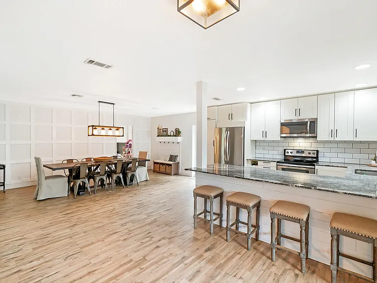 3048 NW 25th Way — Photo 8