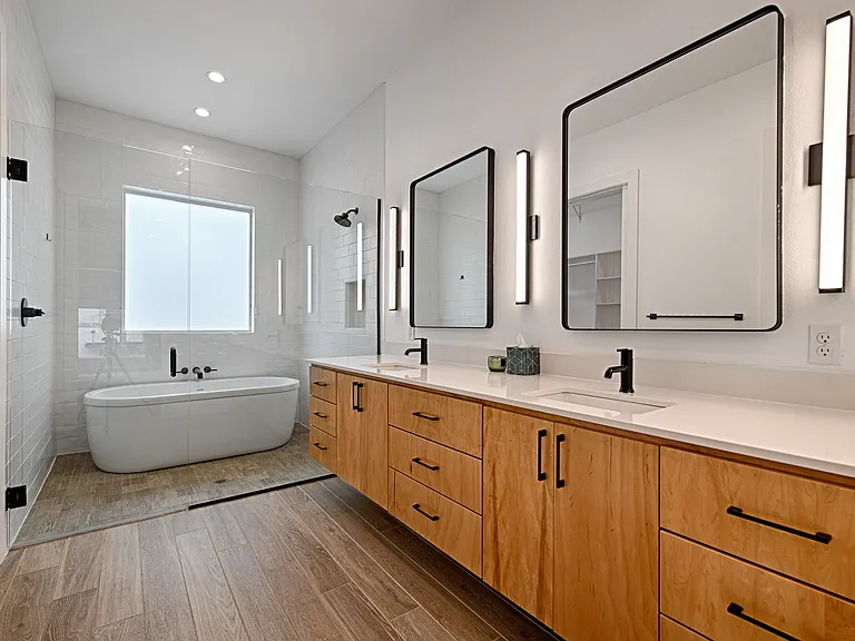 Primary bath