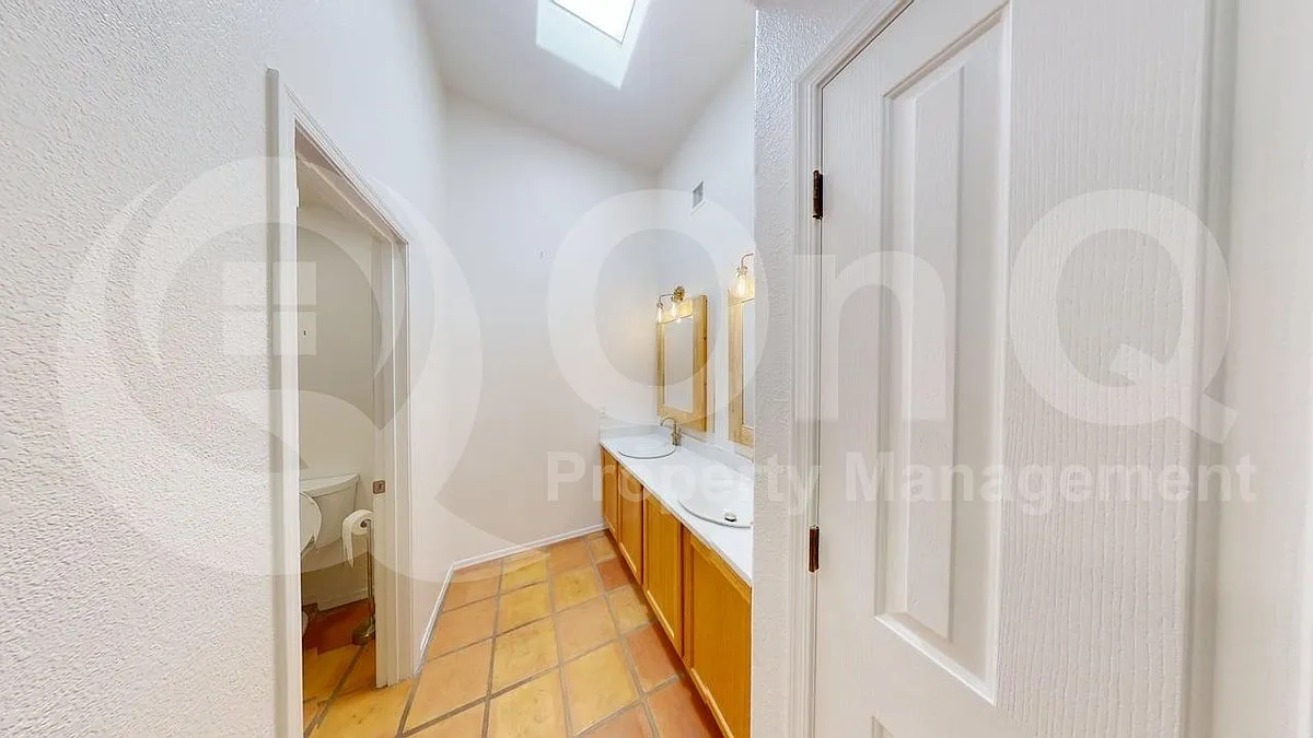 2 bed, 2.0 bath, 1167 sqft, $1,899 — Photo 3