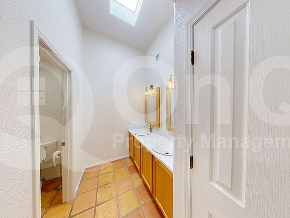 3rd image of 461 S Magnolia Ave