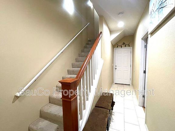 2nd image of 6007 NE Alder St #1