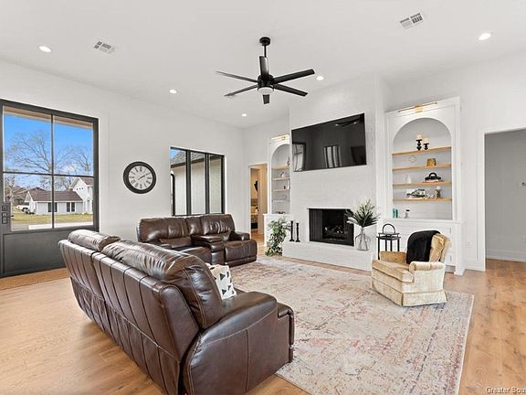 5th image of 5031 S Saint Charles Ave