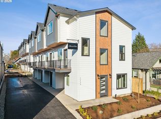 1726 SE Sherrett St, Portland, OR 97202