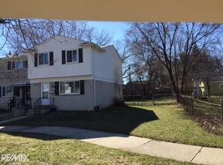 108 S Christine Cir, Mount Clemens, MI 48043