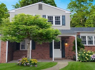 24 Cherokee Rd, Doylestown, PA 18901