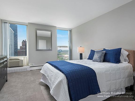 3rd image of 1100 W Bryn Mawr Ave