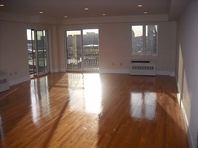 1st image of 543 Carroll St APT 5