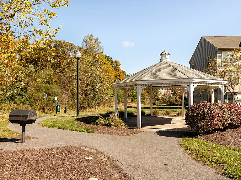 7310 Summit Rock Rd — Photo 2