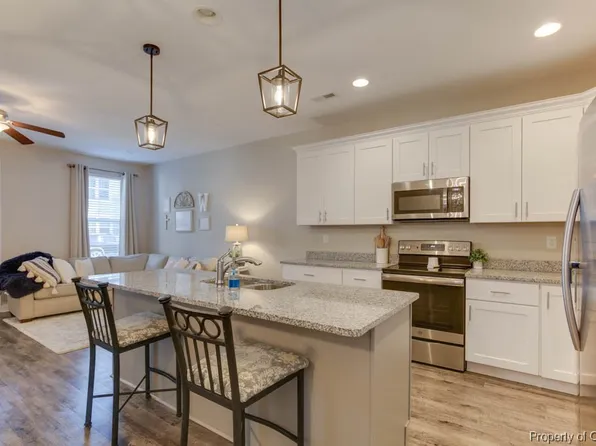 107 Daybeacon St, Yorktown, VA 23692