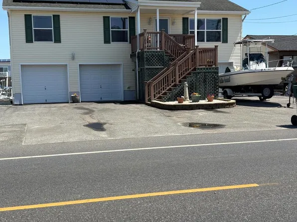 1073 Radio Rd, Little Egg Harbor, NJ 08087