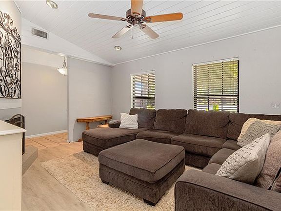 5th image of 2035 High Glen Ct N