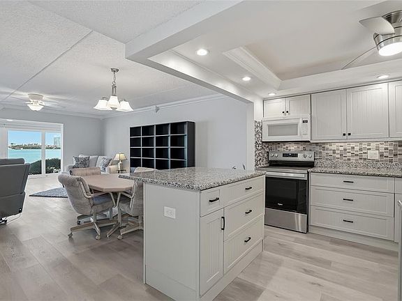 4th image of 868 Bayway Blvd APT 101
