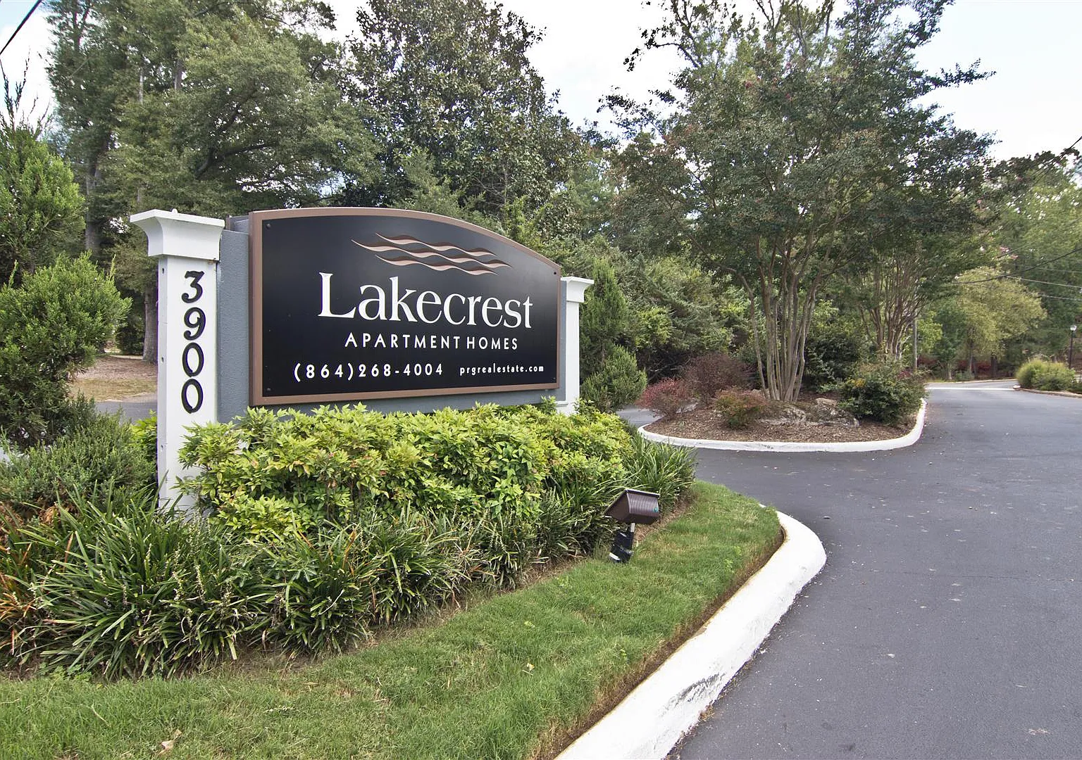 Lakecrest — Photo 2