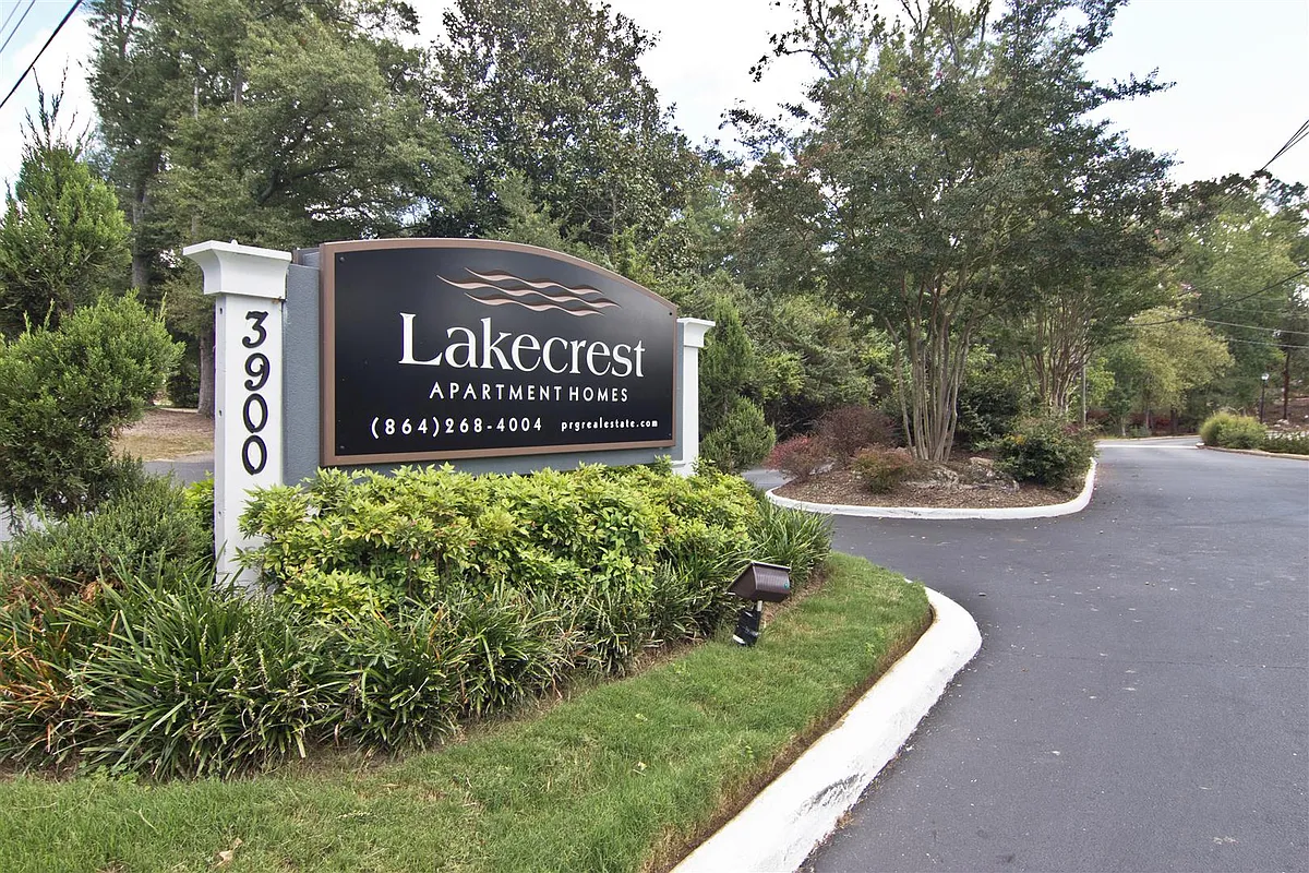 Building Photo - Lakecrest