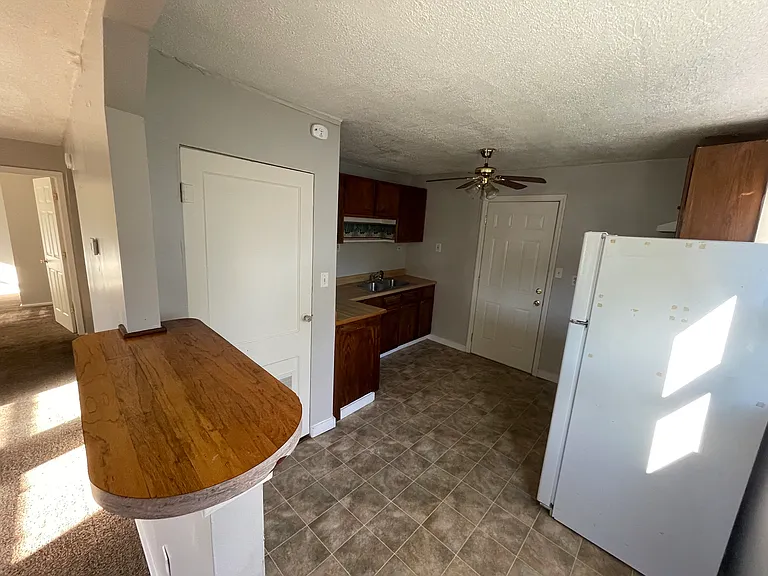 305-307 Halcyon Rd — Photo 2