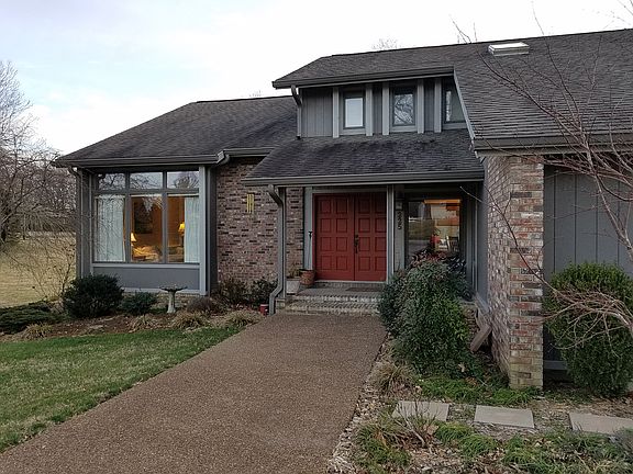2nd image of 225 Norman Cir