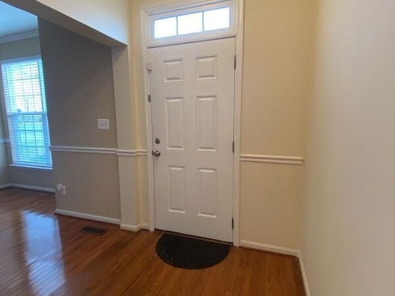 3rd image of 122 Macon Dr