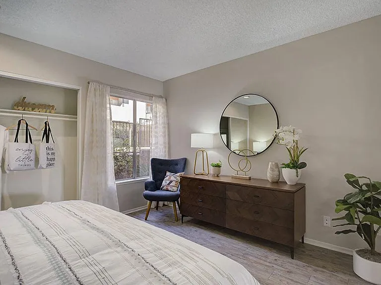 491 W Gainsborough Rd — Photo 7